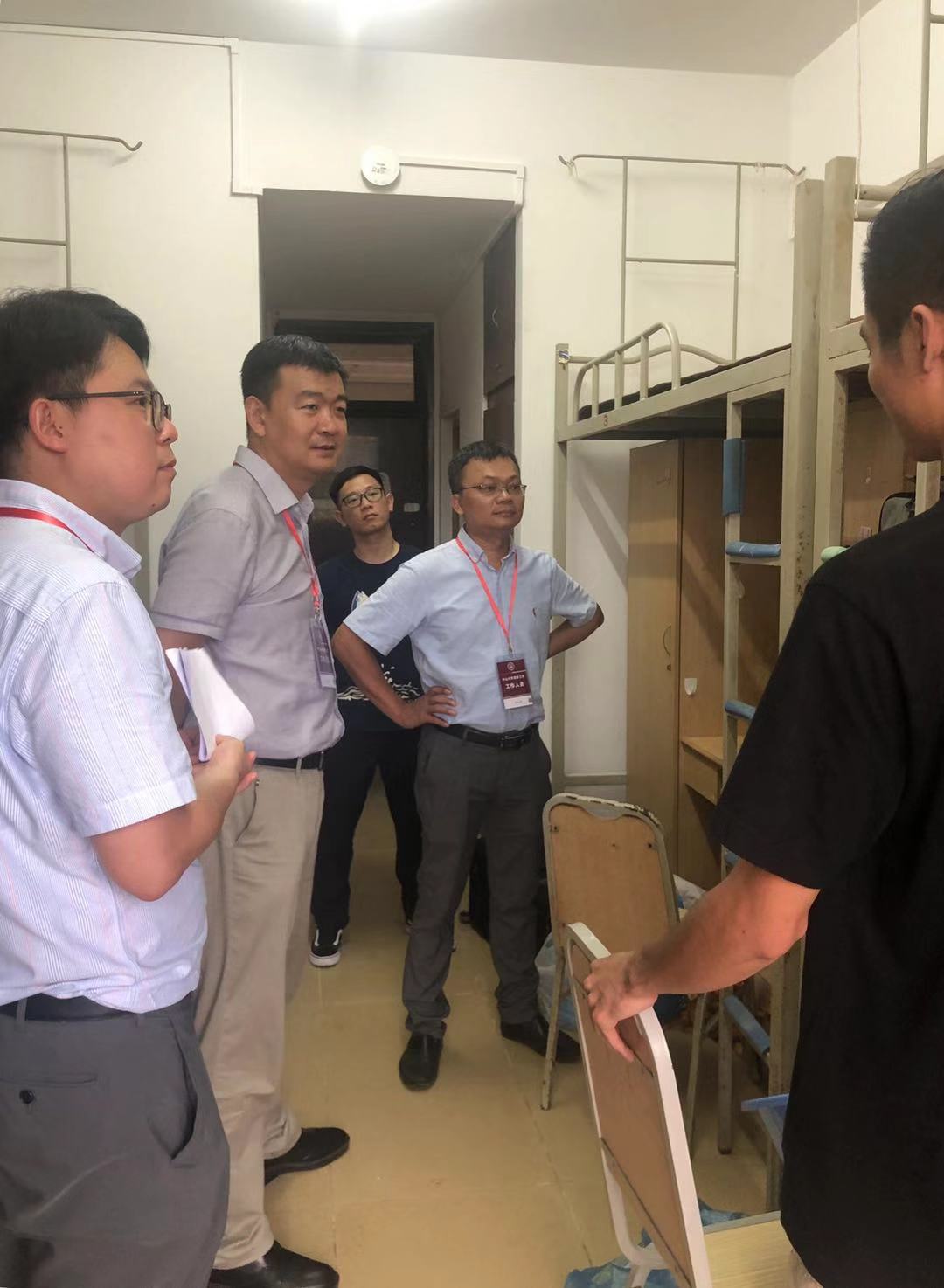系统科学与工程学院领导们走访新生宿舍